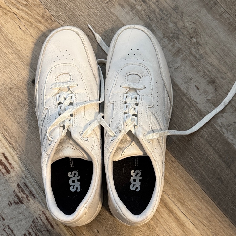 SAS Women’s White Lace-Up Athletic Sneakers
